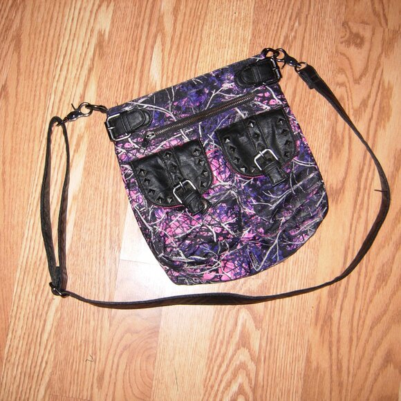 Monte Vista Muddy Girl Crossbody Handbag - Picture 6 of 7
